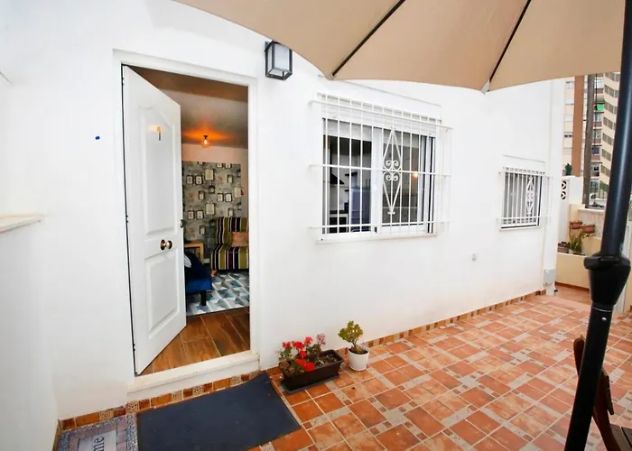 Stylish And Spacious Studio -4 Minutes Walk To Beach