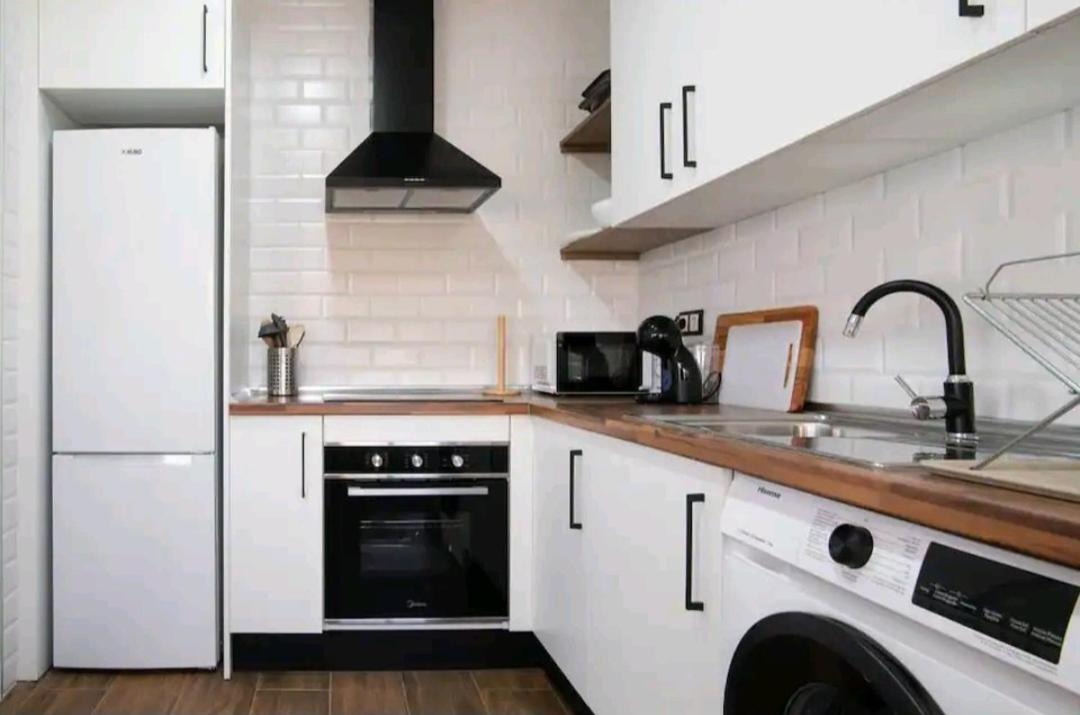 Apartamento Stylish And Spacious -4 Minutes Walk To *