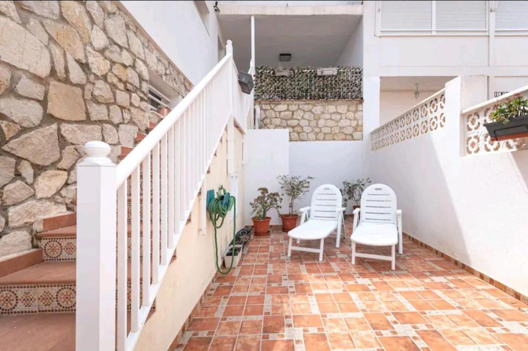 Stylish And Spacious -4 Minutes Walk To *