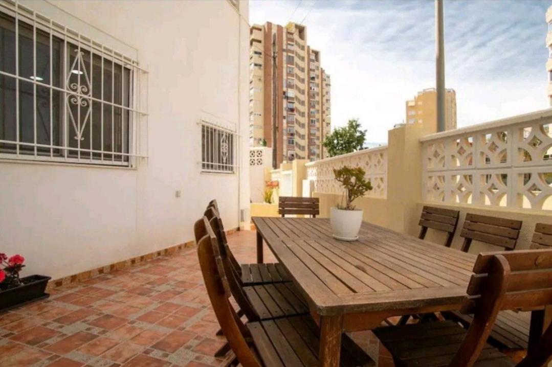 Apartamento Stylish And Spacious -4 Minutes Walk To