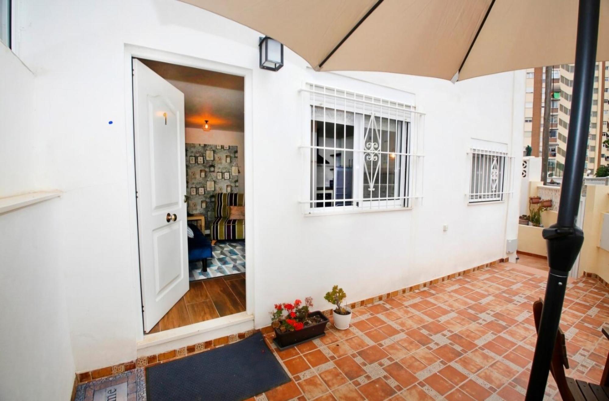 Appartamento Stylish And Spacious -4 Minutes Walk To *